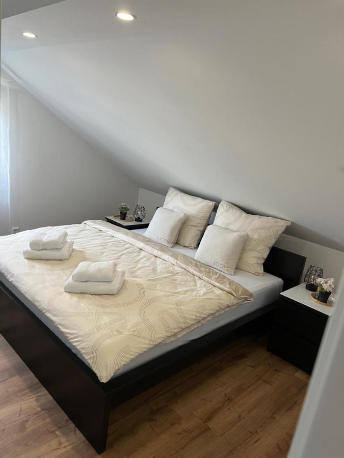 Ferienwohnung Lidu-Jene Eislingen Exterior foto